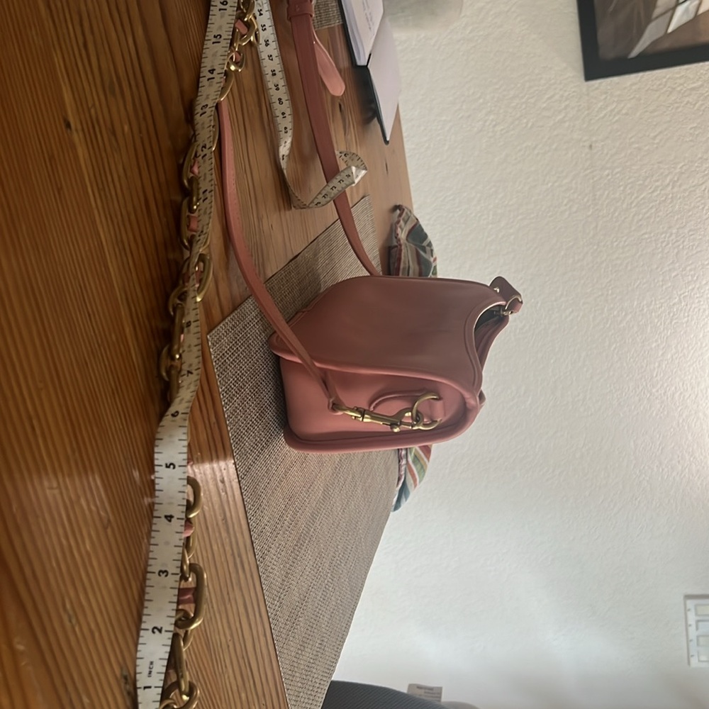 Coach pink handbag with leather and gold colored hardware - Picture 7 of 8